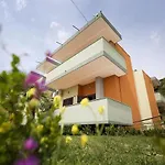 Otel Jaho *